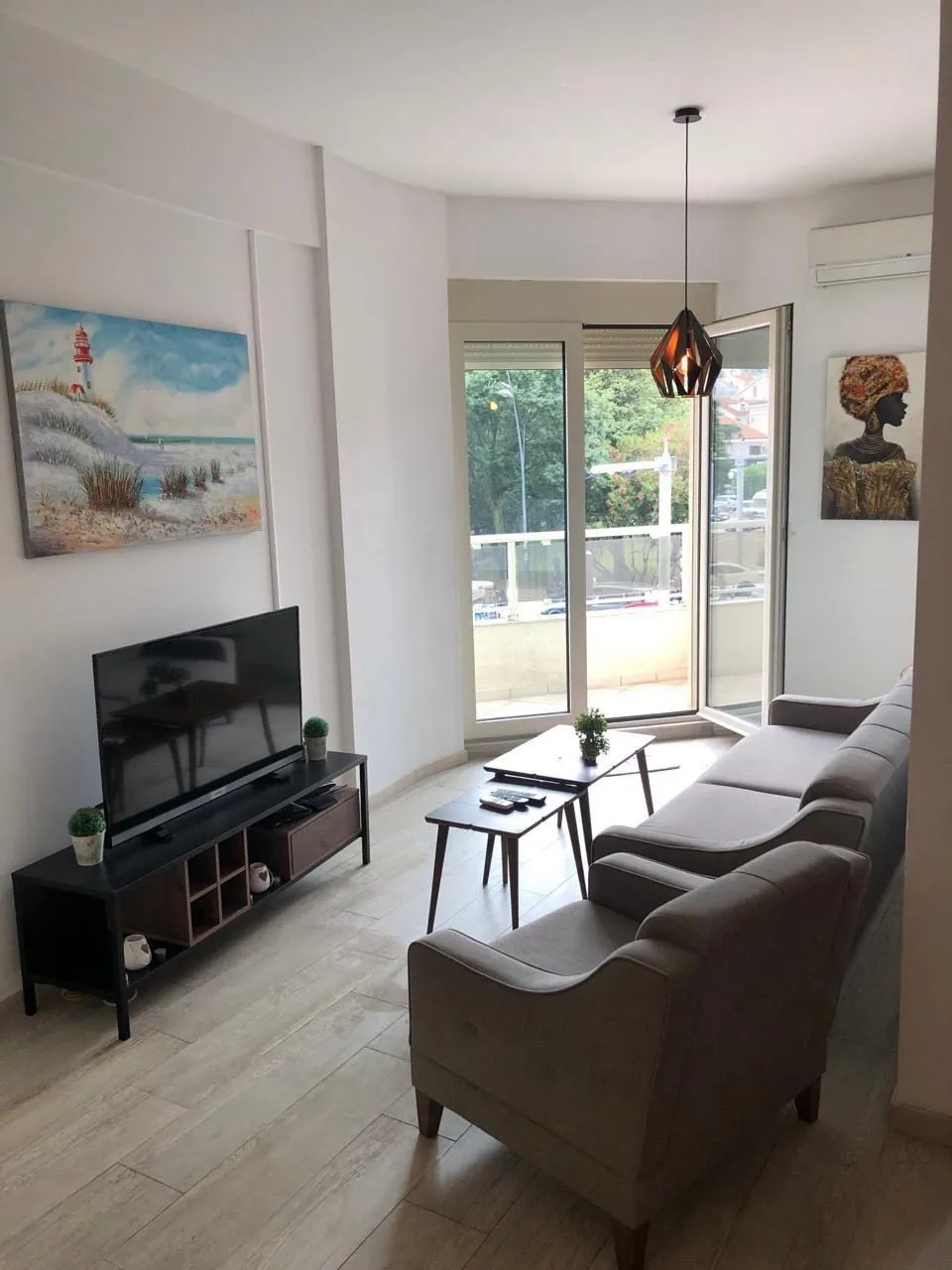 Cozy 1-Bedroom Apartment for Rent Until Season in Montefish Building