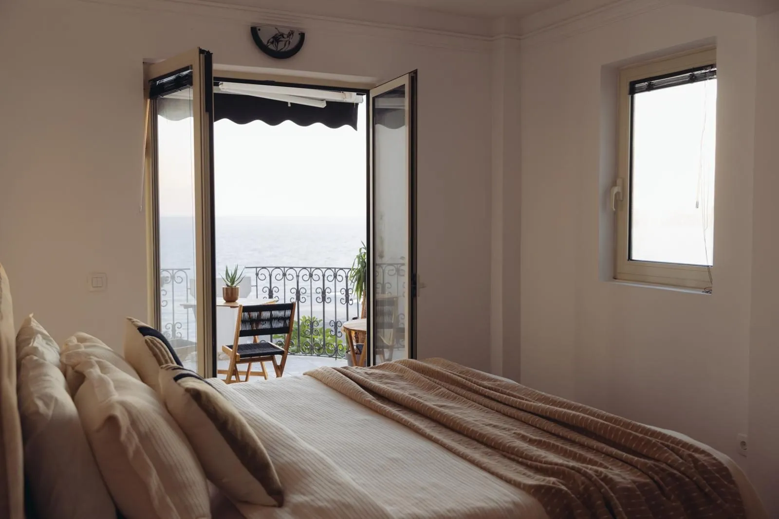 Sveti Stefan'da Deniz Manzaralı 2+1 Daire — 2
