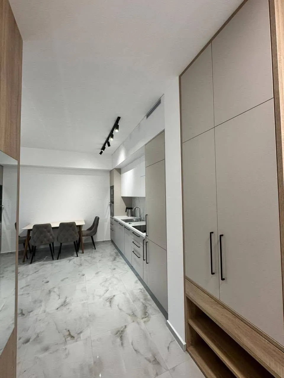 Rožino, Budva'da Kiralık Geniş 1+1 Daire — 2