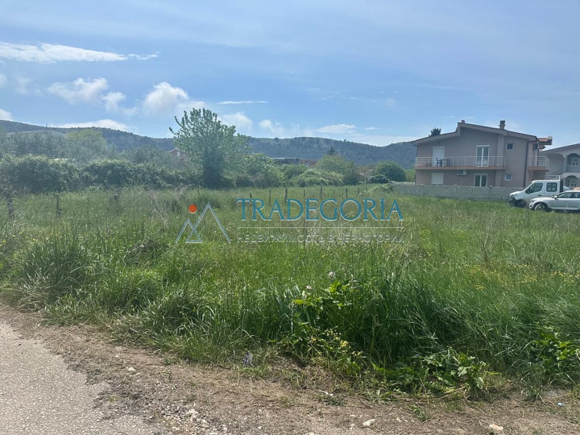 Земельный участок под застройку в Баре, Полье: ровный, 600 м², 120.000 €