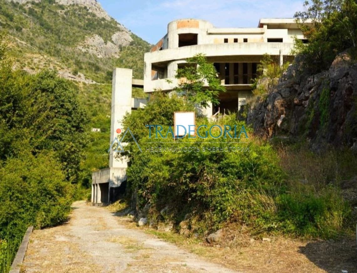 Дом на скале в Булярице, Черногория — 2