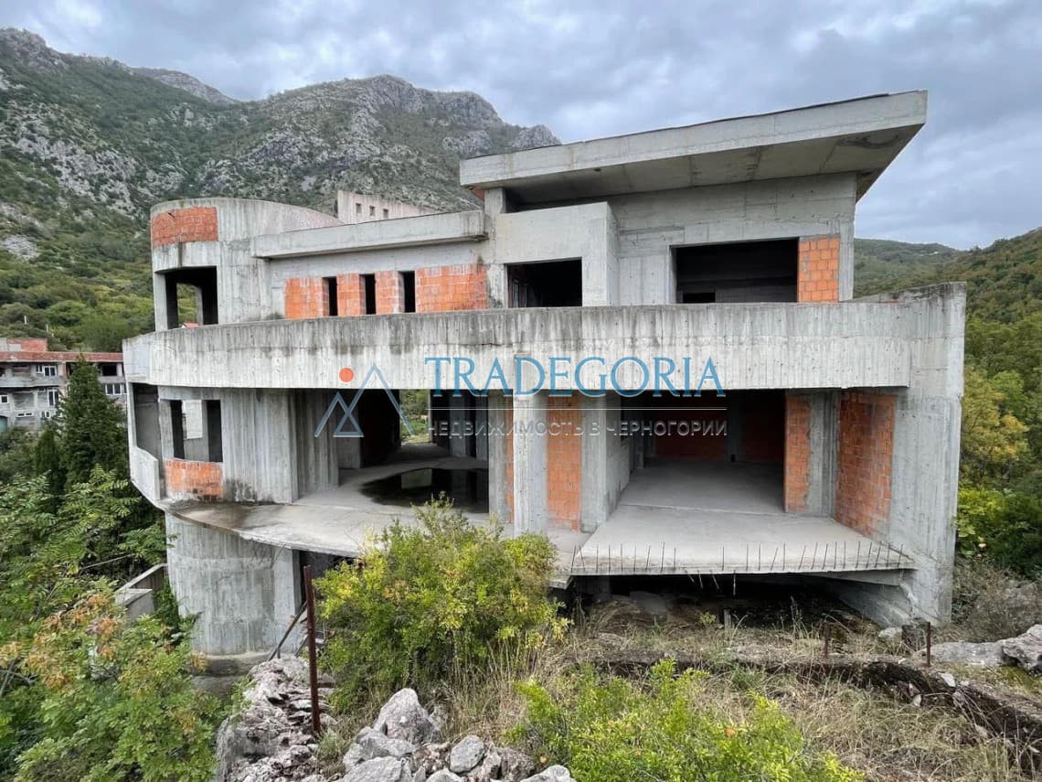 Дом на скале в Булярице, Черногория