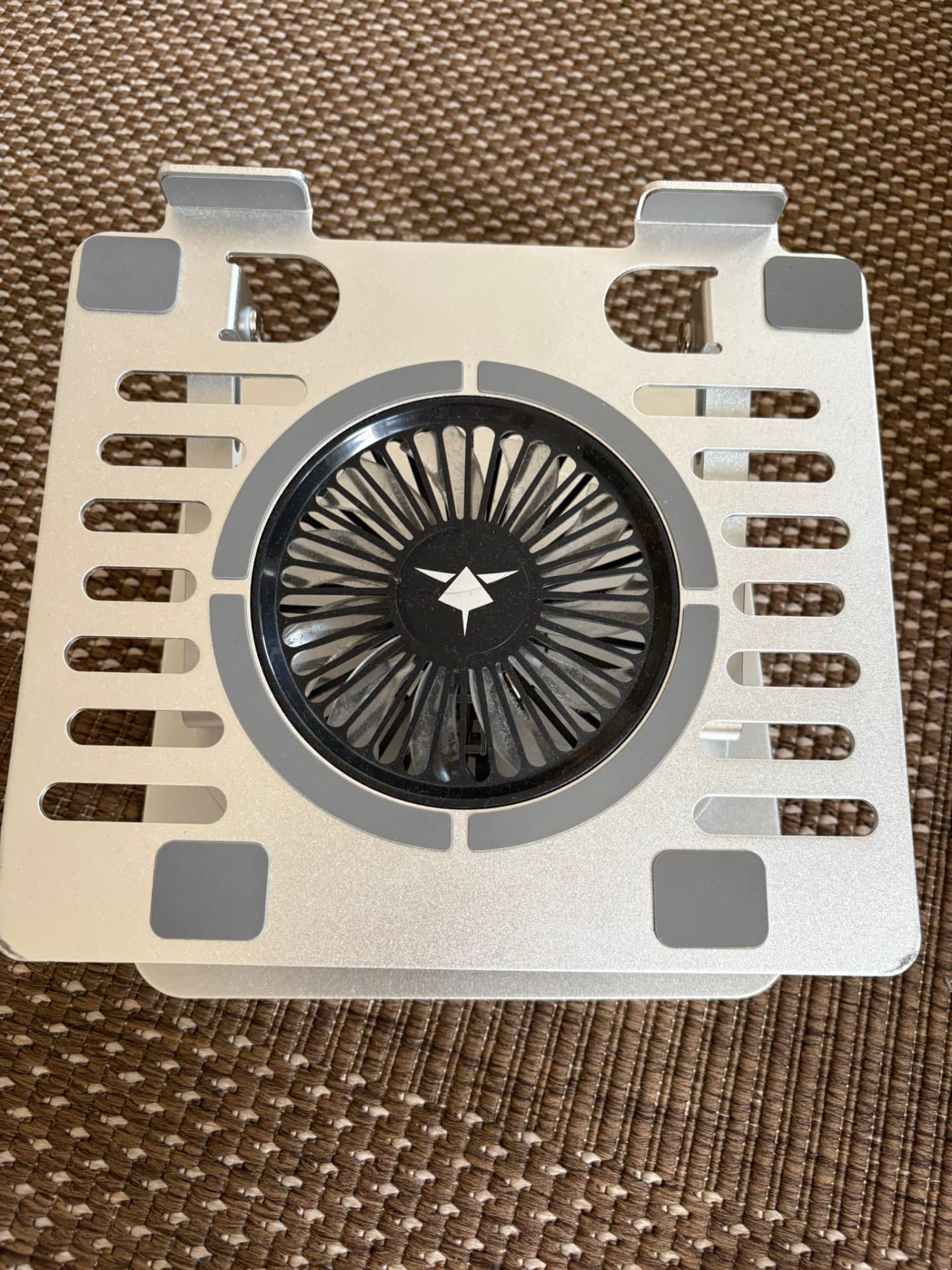 מעמד קירור למחשב נייד White Shark GCP-16 Ice Monster — בודווה