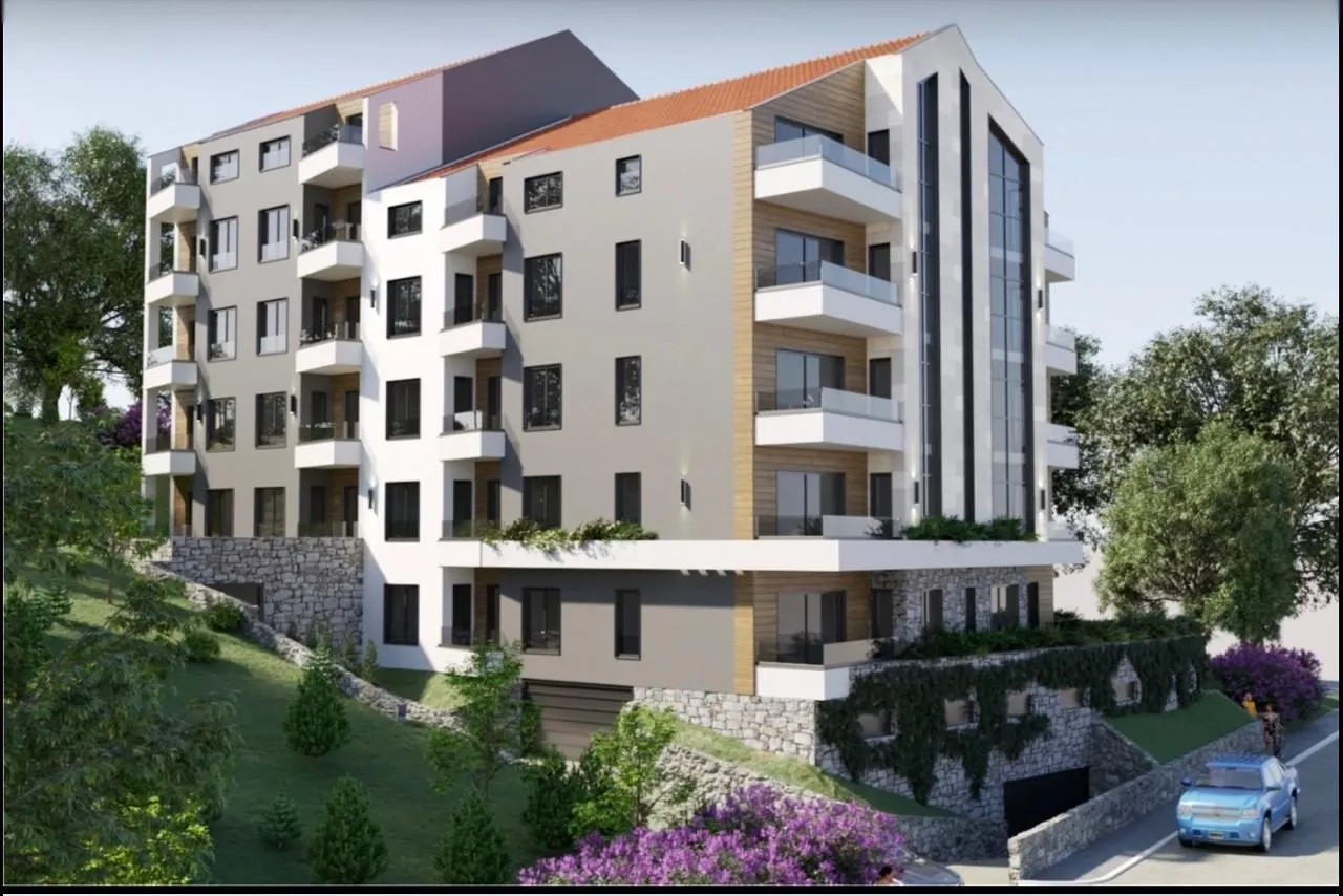 Nuovi appartamenti completamente arredati con piscina a Budva