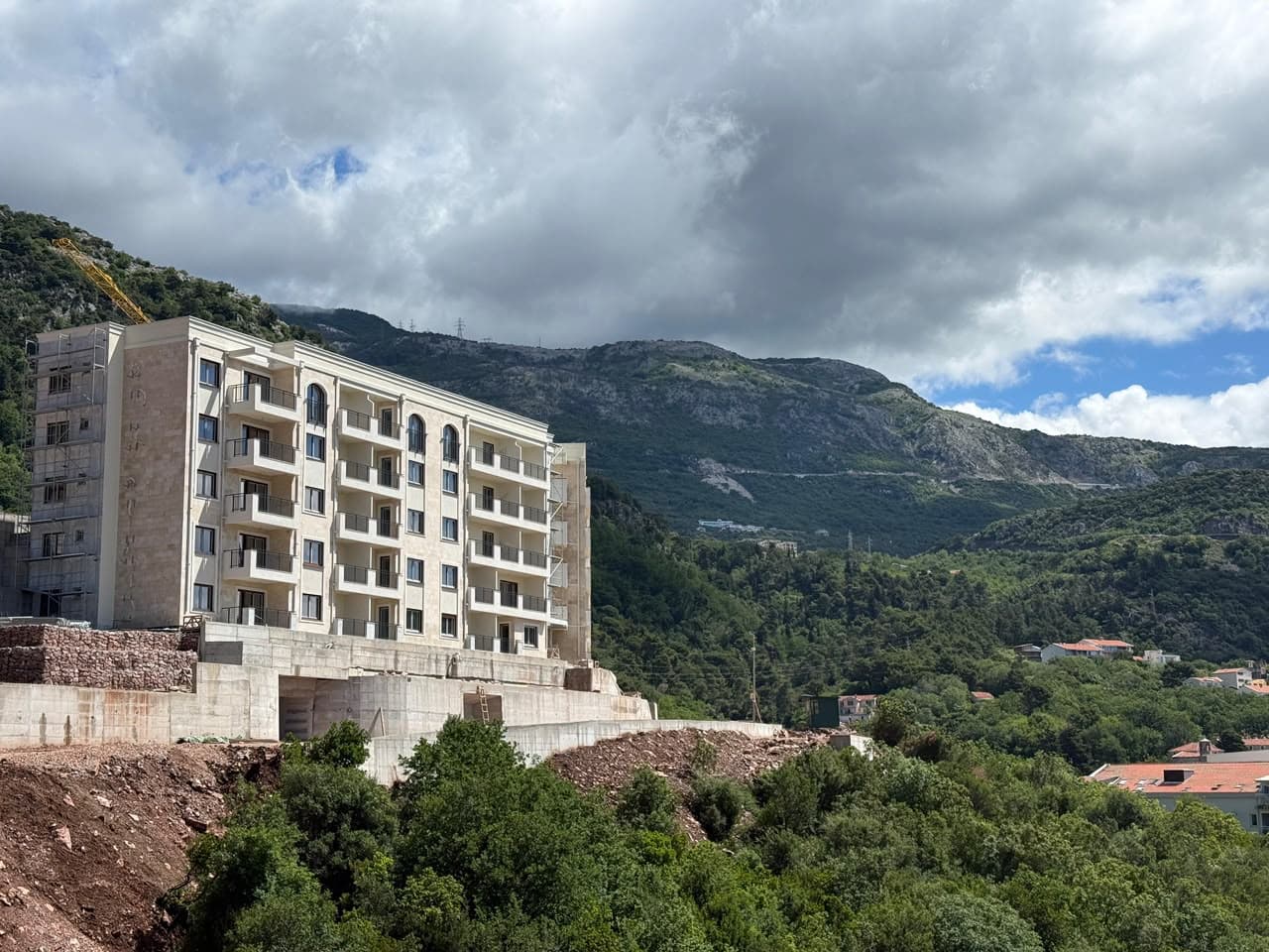 Mega Mall'da Lüks 3+1 Daire, Yeni Budva Kompleksi
