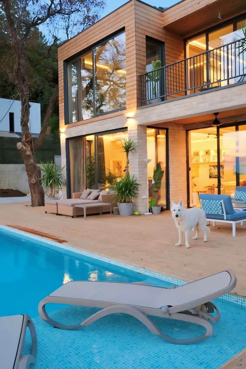 Luxe villa met zwembad, garage en panoramisch uitzicht